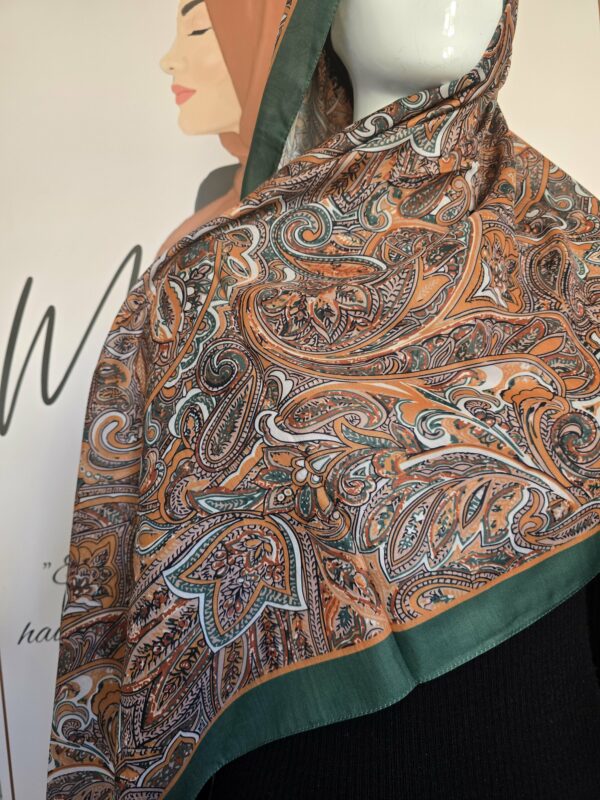 Hijab à motif 106