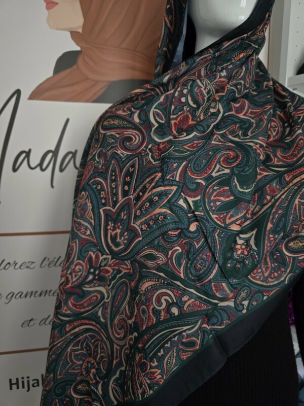 Hijab à motif 100