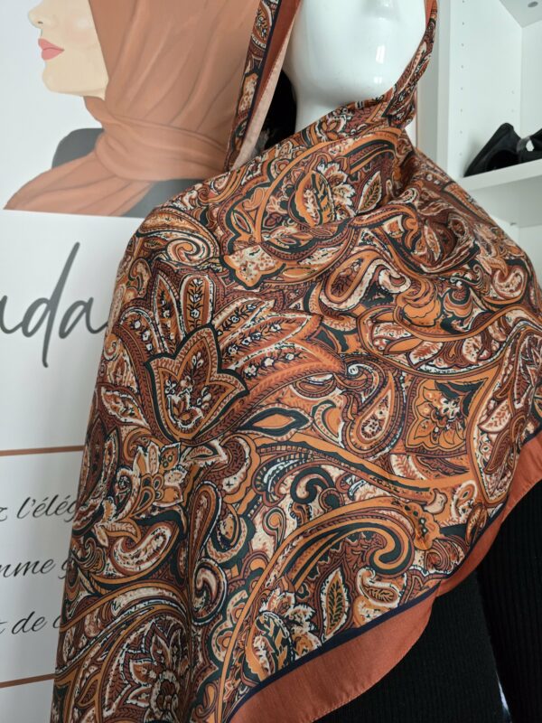 Hijab à motif 102