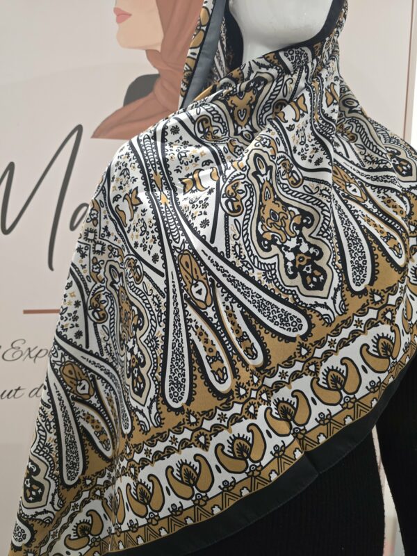 Hijab à motif 01