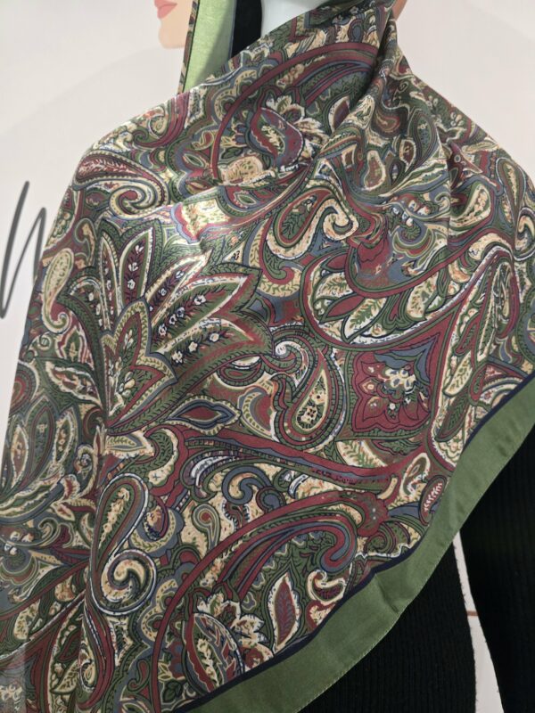 Hijab à motif 111