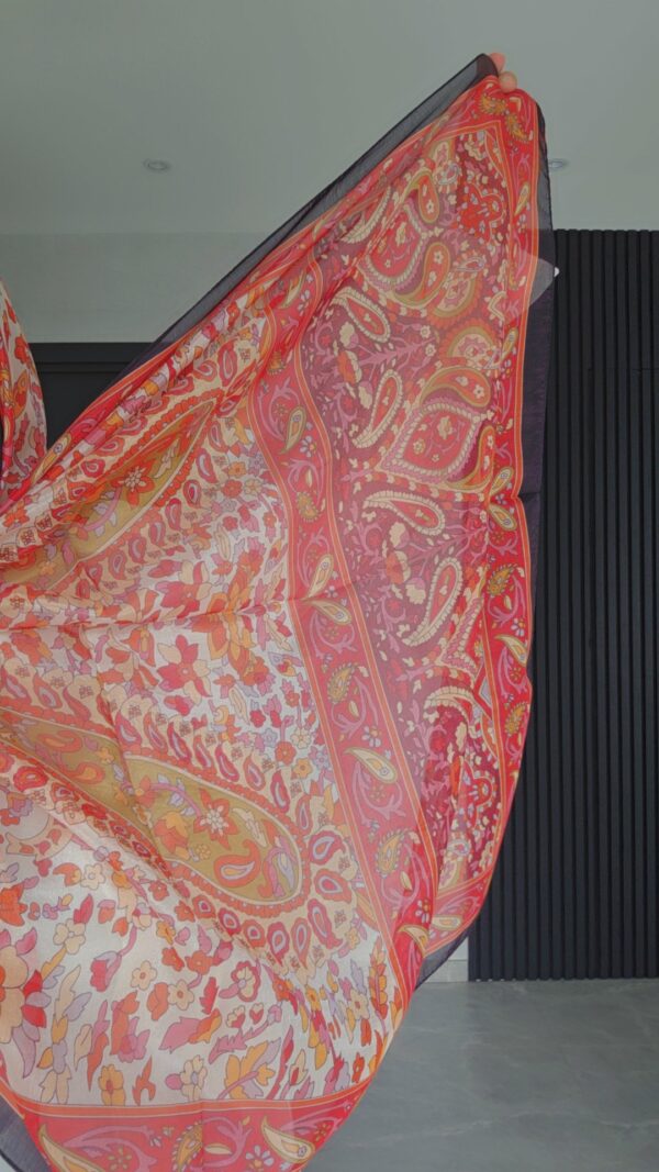 Hijab en soie indienne à motifs – Image 2